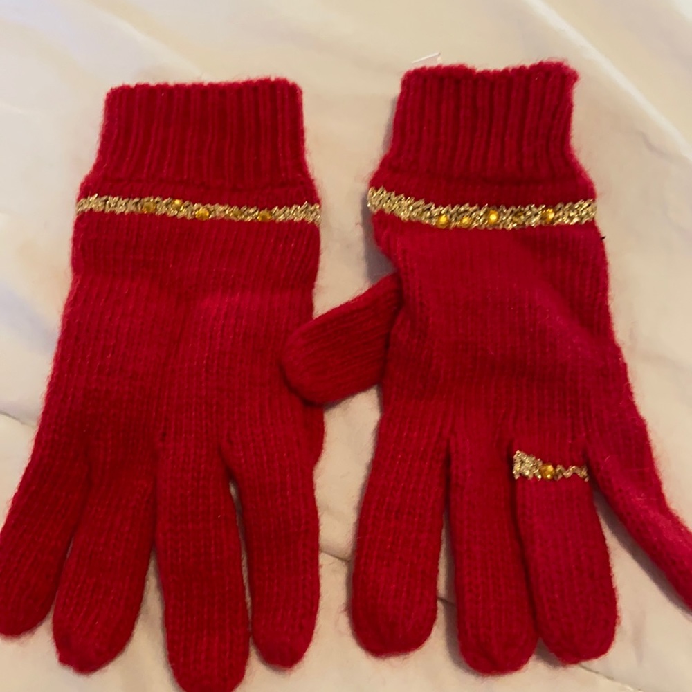H&M size 7/8 gloves with bedazzled ring on ring finger